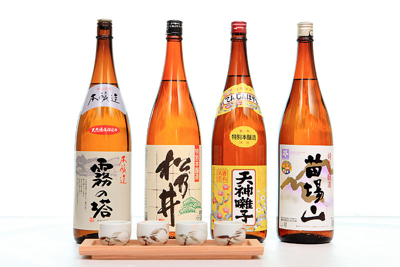 6月いっぱいまで、ニューグリーンピア津南では越後の地酒4種類が色々に楽しめる「越後の地酒フェア」を開催