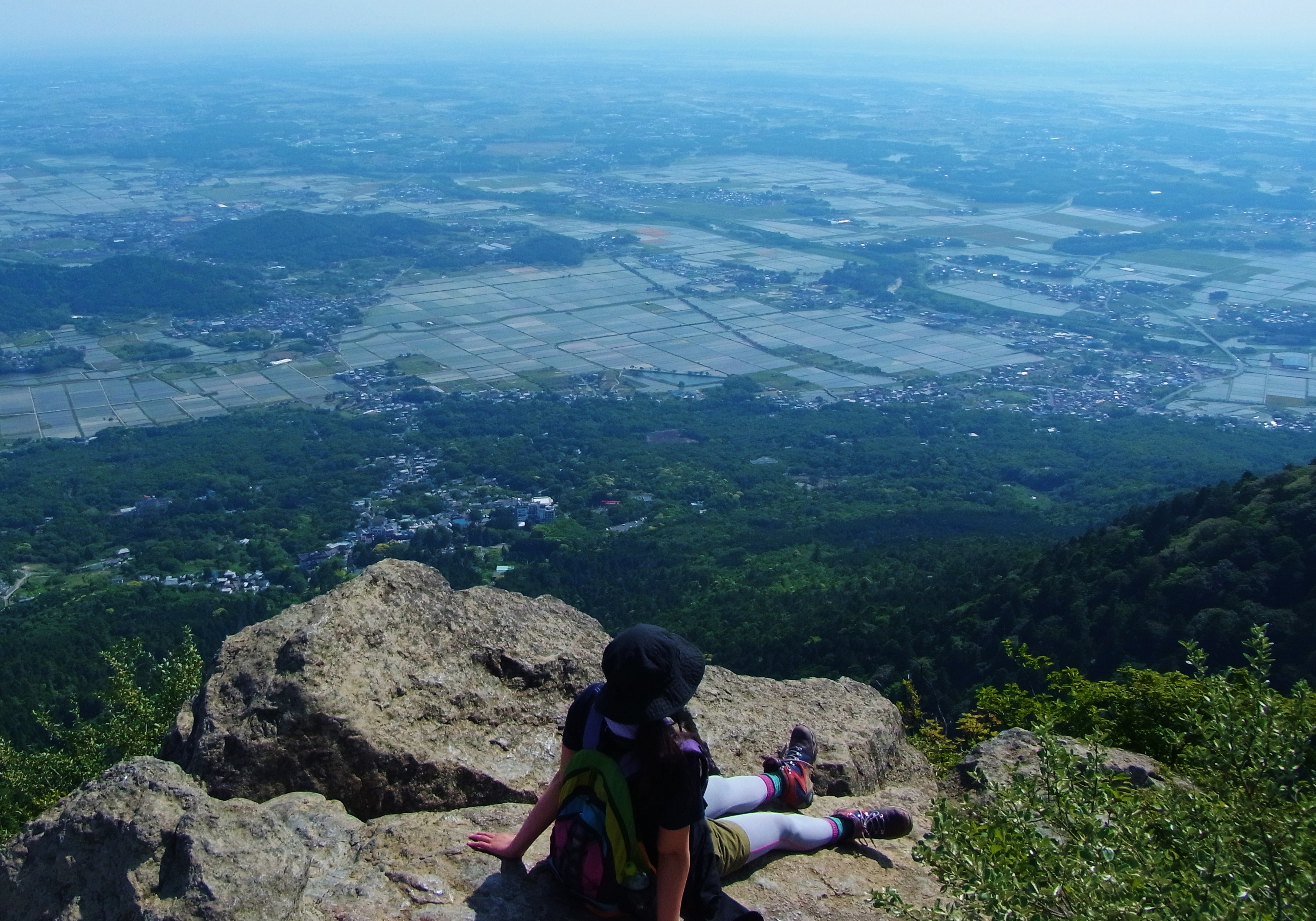 女体山の山頂からは関東平野が一望できる
