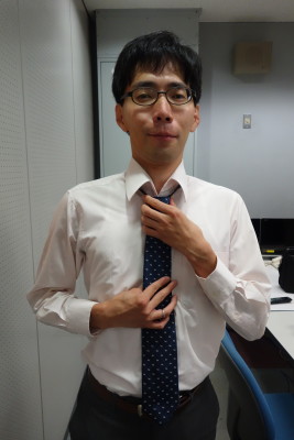 浅羽さんこだわりのネクタイ。締められました。