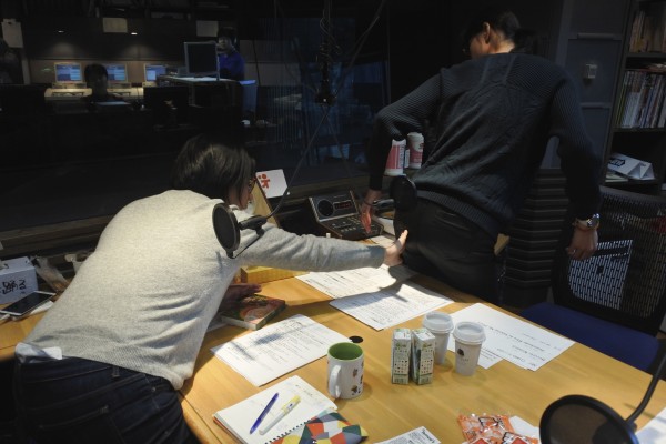 小倉さんのお尻に貼っている「ポカポカ おしりのほっぺ」をチェック!