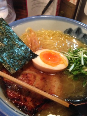 小倉さんが食べた「ゆず塩ラーメン」(980円)のこんにゃく麺(+200円)バージョン。