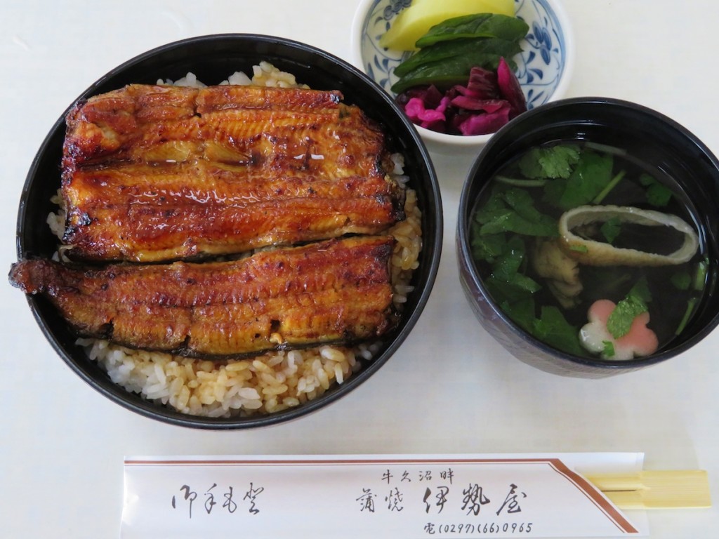 牛久沼がその始まりと言われるうな丼。沼近くにある伊勢屋さんは明治時代から続く老舗