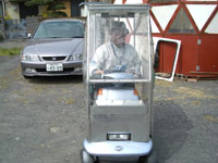 ソーラーシステム付き電動車椅子