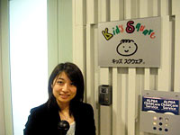 取材に向かう中村キャスター