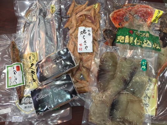 ▲さまざまな“くさや”のお土産