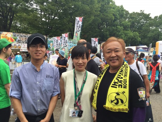 ▲純雪うどんの伊藤さん(左)と、ぶっかけうどんの古市さん(右)