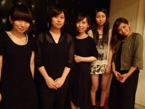 加藤優香さん(右端)