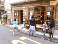 外で遊ぶ姿も