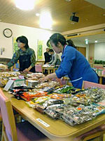 「楽楽屋」の開店の準備中