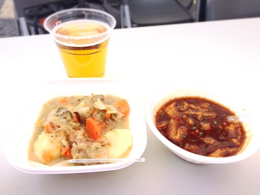▲アイリッシュ・シチュー(左)牛すじのギネス煮込み(右)マグナーズ