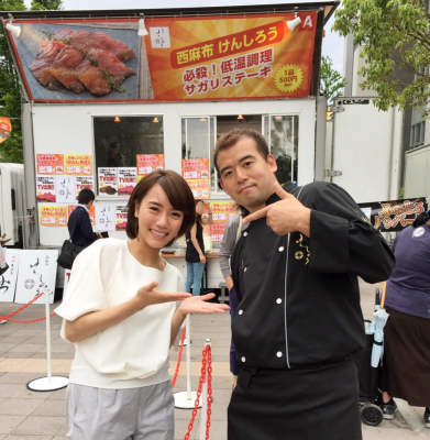 ▲オーナーシェフ岩崎健志郎さんと。