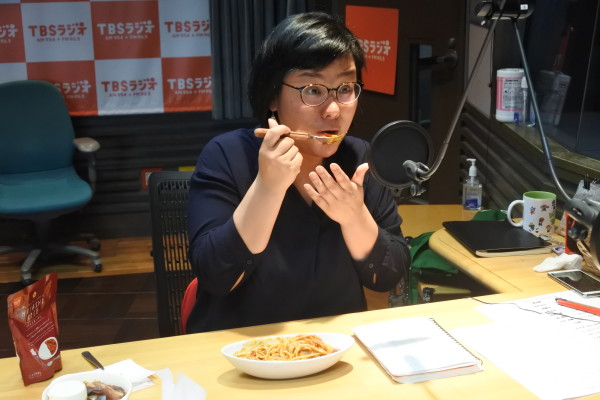 「給食のスパゲッティだ!懐かしい感じがして、美味しい〜!!」