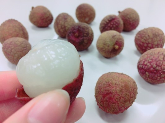▲この時期にしか食べられない「生の台湾ライチ」