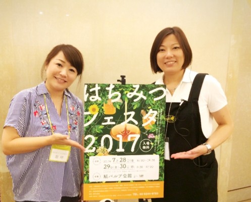 ▲ご自宅にはちみつ専用棚を持つ池田裕子さん