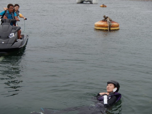 ▲水へ入った直後