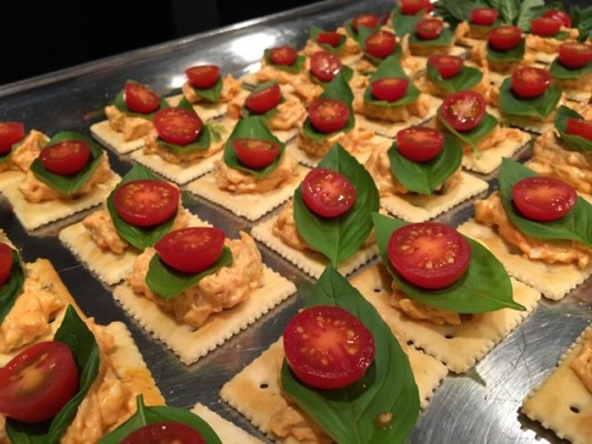 ▲「ご飯がススムキムチ」はクリームチーズとの相性も抜群!