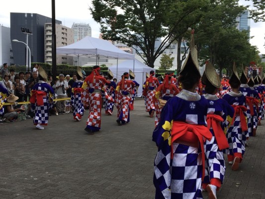 ▲高知の本祭で大賞受賞したチーム「十人十彩」