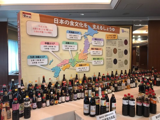 ▲全国各地の醤油!