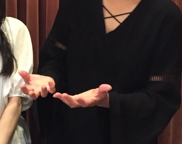 「こんなに大きいの!」と、見せていただいたときの手は、確かに・・・で、でかい!