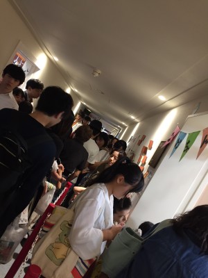 ▲学校内はどこも大盛況!