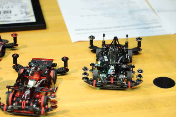 ミニ四駆の現役最強チャンピオンが語る 勝つための極意 がロジカルすぎる コース走行シーンアリ