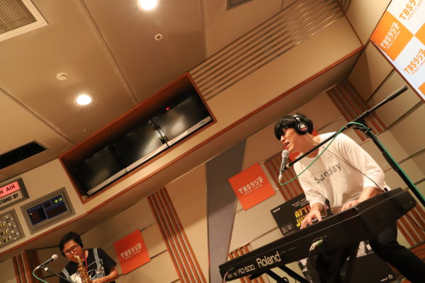 ワンダフルボーイズ Sundayカミデのピアノライブが超ロック