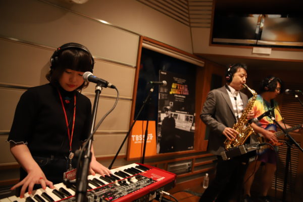 グッドミュージックすぎるバンドmagic Drums Loveが7人編成でスタジオライブ グッドミュージックすぎるバンドmagic Drums Loveが7人編成でスタジオライブ