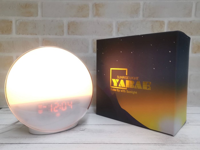 音か光か振動か…一番起きられる「目覚まし時計」はどれ？