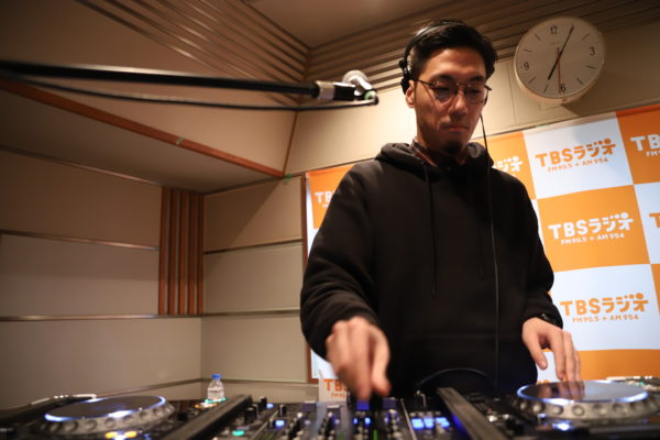 Tofubeatsが Djとクイズ作家の融合 を進めた結果 神mix